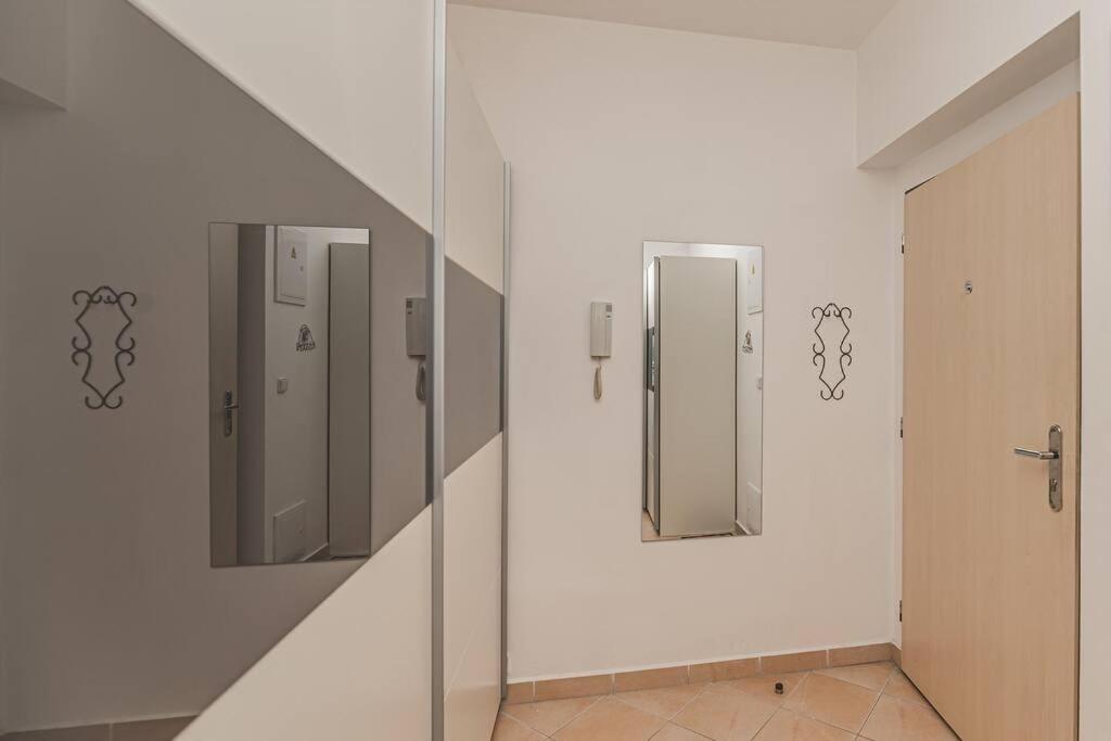 °°°Carolina'S Modern Apartment °°° Hradec Králové 外观 照片